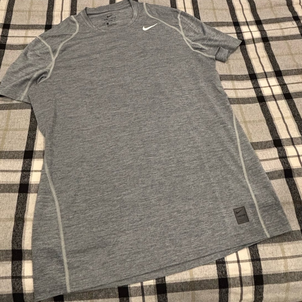 Nike Men's Heather Gray Short Sleeve Tee